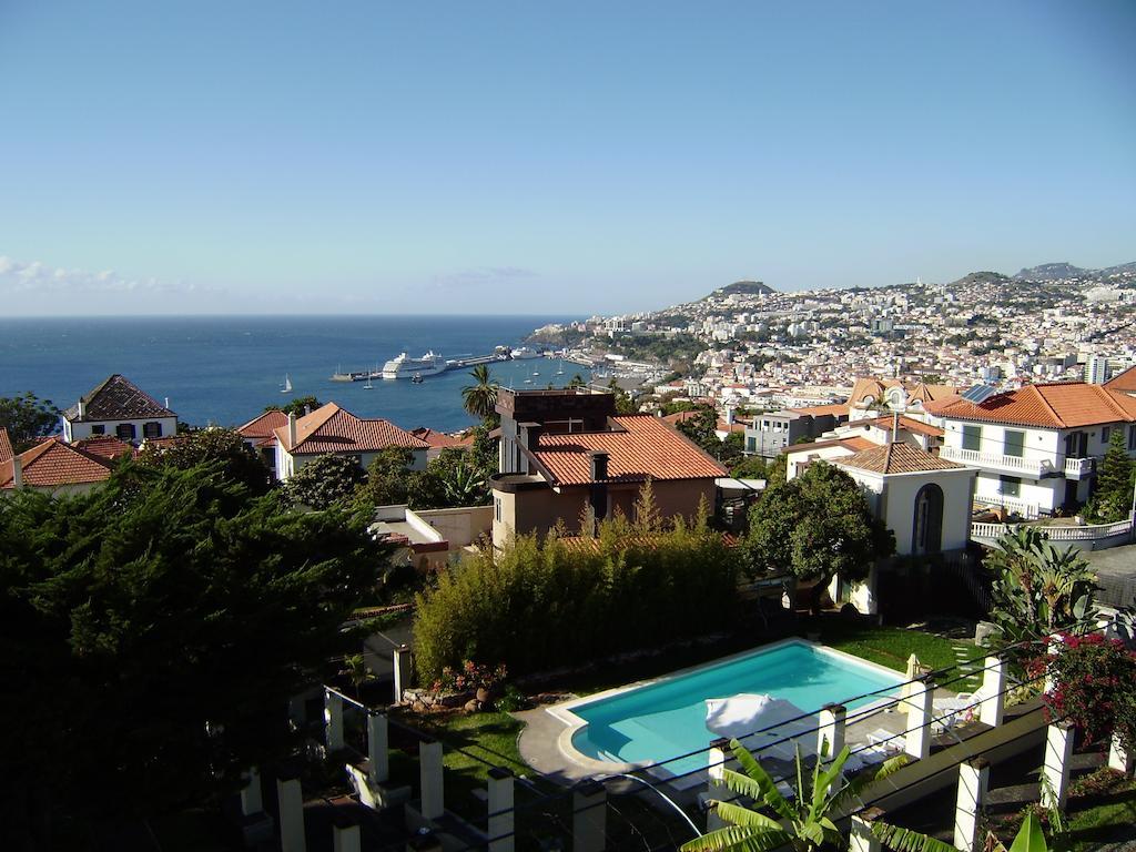 Purple Studio Funchal  Luaran gambar