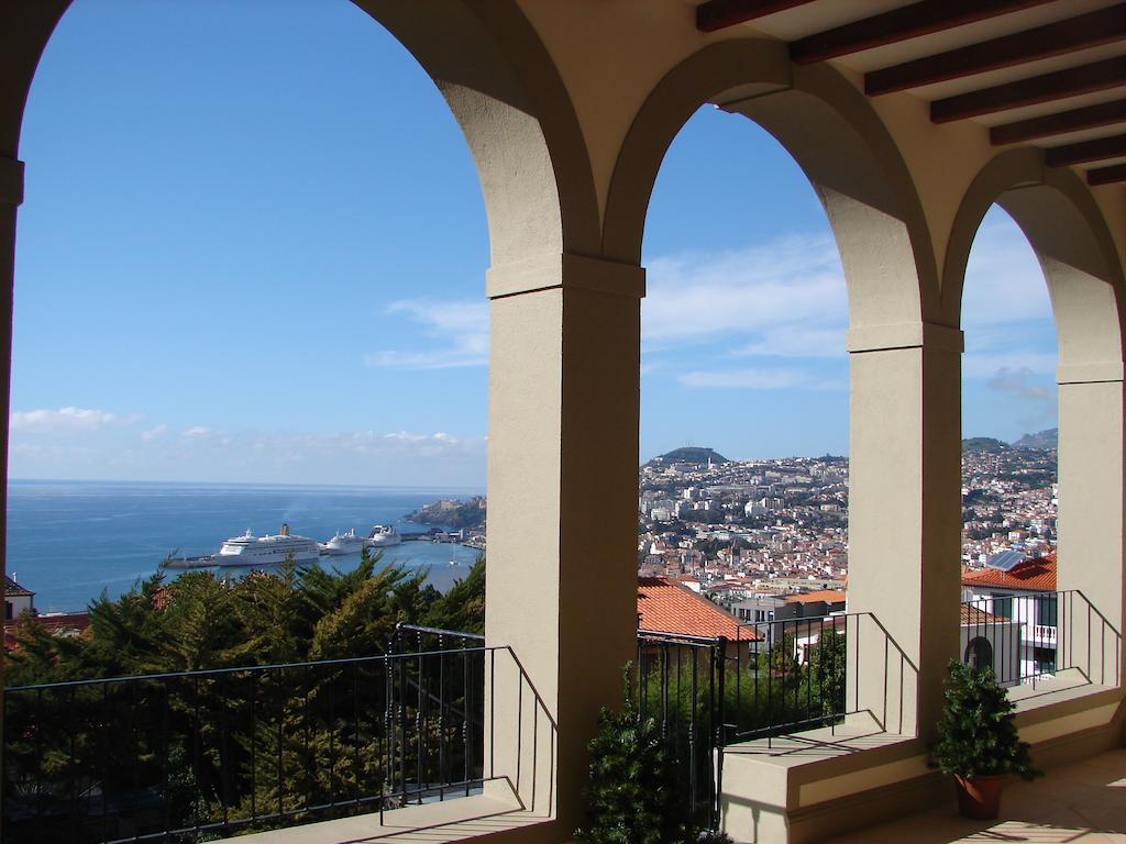 Purple Studio Funchal  Luaran gambar