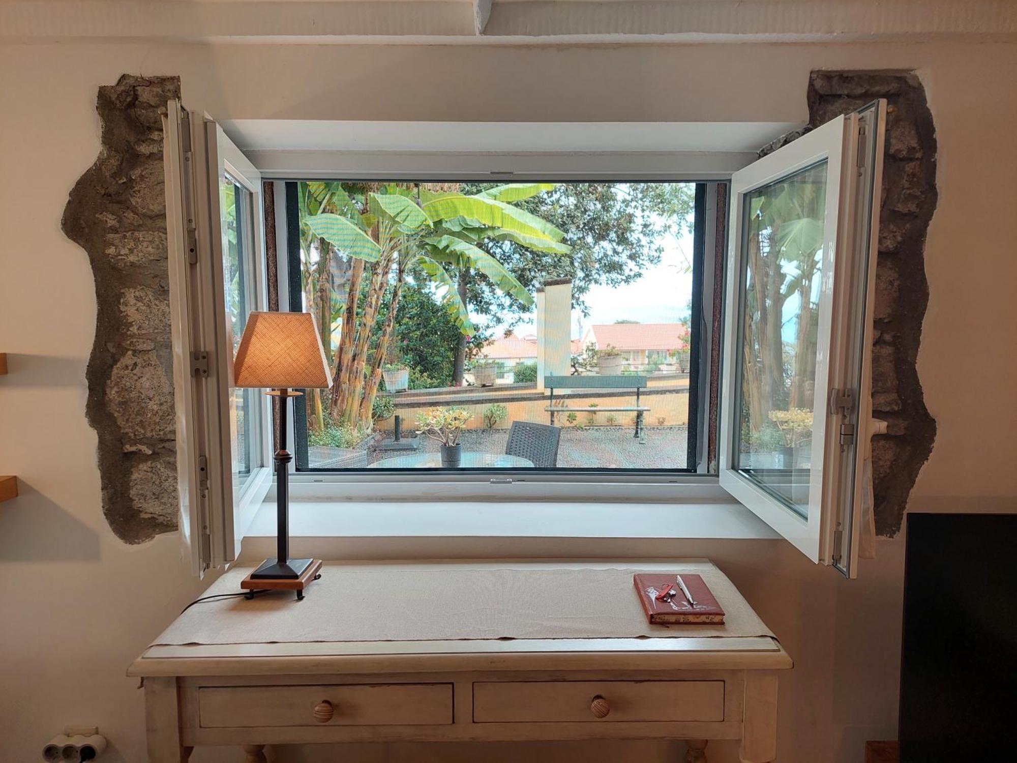 Purple Studio Funchal  Luaran gambar