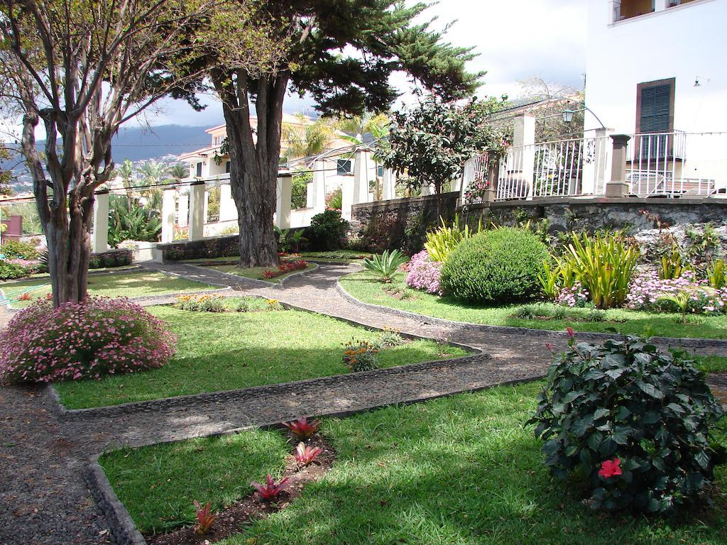 Purple Studio Funchal  Luaran gambar