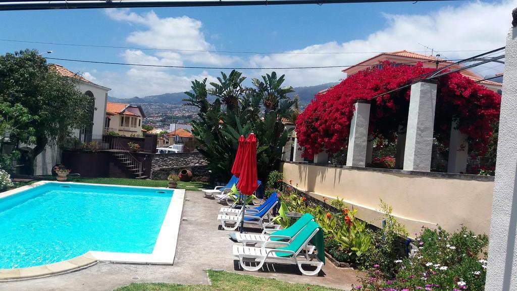 Purple Studio Funchal  Luaran gambar